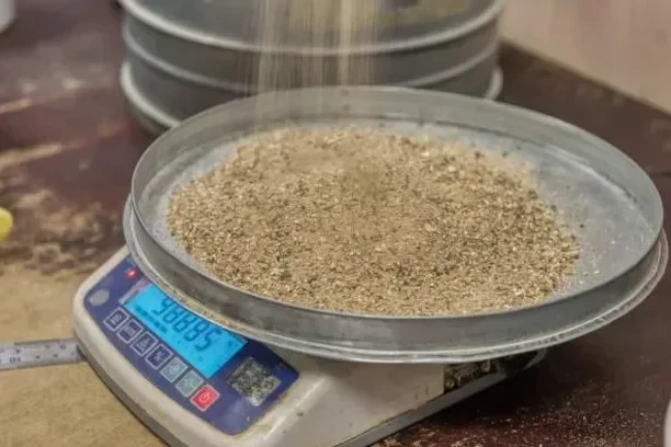 Análisis Granulométrico en Chiguayante: Tamices e Hidrómetro para Clasificación de Suelos